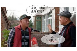 拉横幅喊喇叭要账，中小企业债务催收的新策略